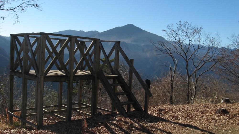 日向山からみた武甲山