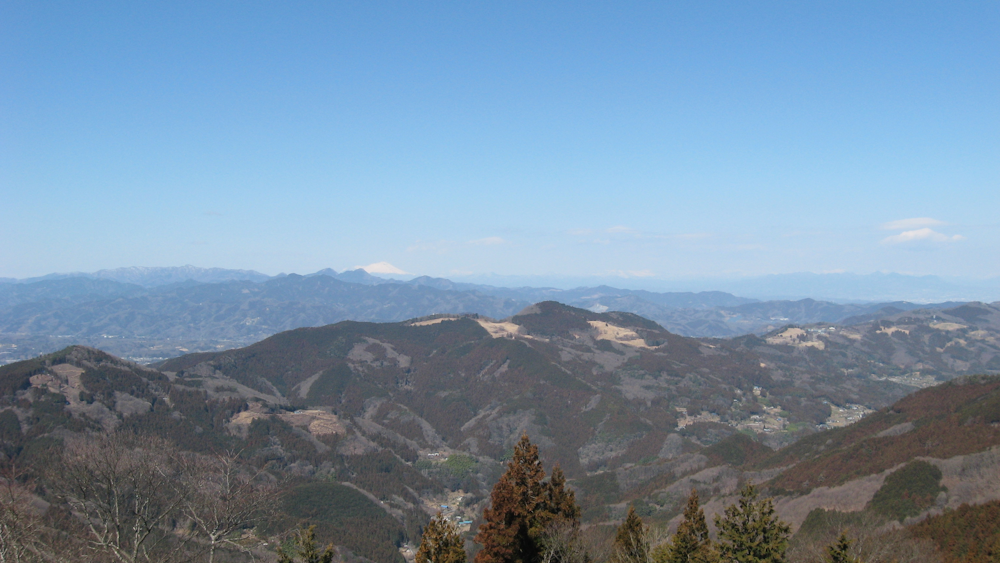 大霧山と秩父高原牧場