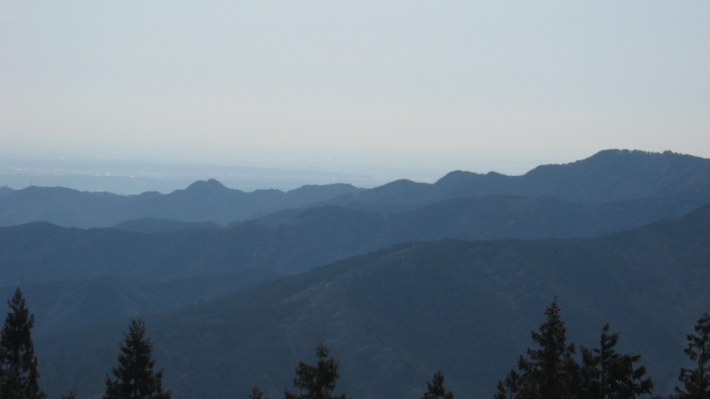 関八州見晴台と越上山方面の展望